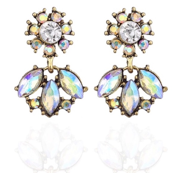 NEW!💙💎VINTAGE RHINESTONE EARRINGS!💎💙GOLD LOOK! - Picture 2 of 8